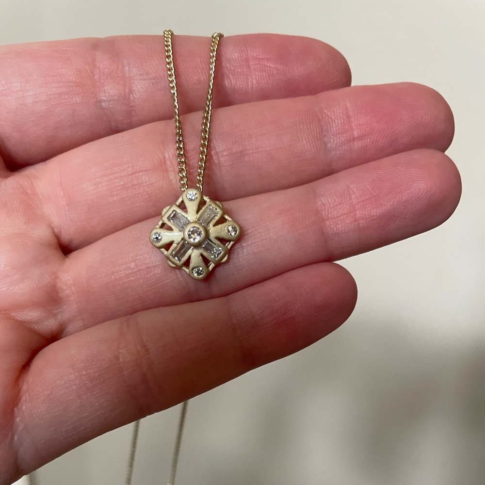 Kendra Scott snowflake necklace